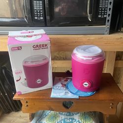 Dash unprocessed food  Greek yogurt maker