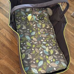 Eddie Bauer Foldable Infant Travel Bed/change table