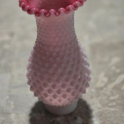 FENTON WHITE/ PINK HURRICAN LAMP SHADE.