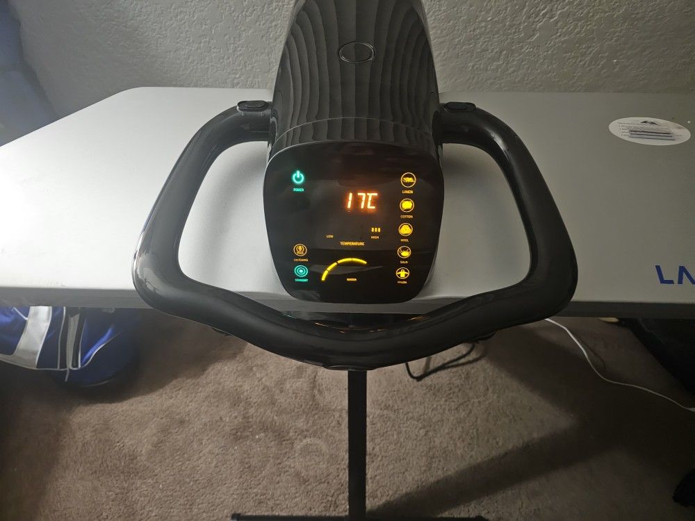 42" LED Press/Steamer. W/STAND