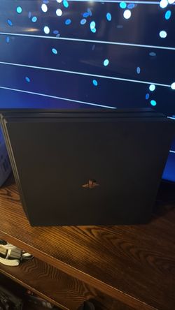 Ps4 Pro 1 Tb Bundle… like new W/Box…