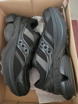 Saucony ProGrid Omni 9 Black Gum men's size 12