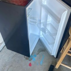 Mini Fridge Excellent Condition 