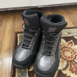 Men’s Snow Boots Size 10