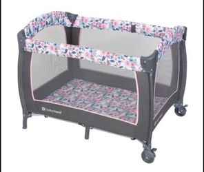 Baby Trend Lil Snooze Pack and Play comes with mattress