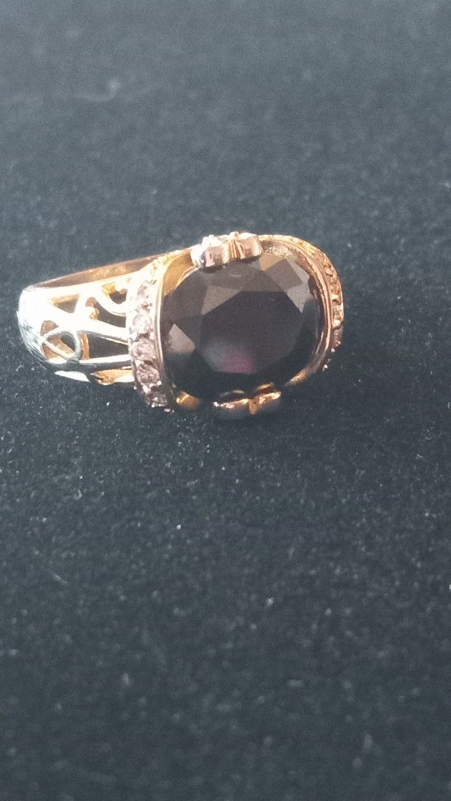 Gold-Plated Sterling Silver Ring with Black Stone – Size 6