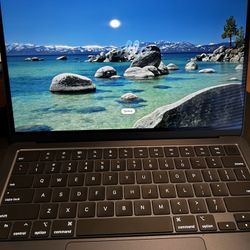 Apple MacBook Air 13.6β With M2