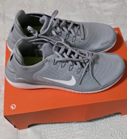 Nike SHOES 9.5 size.