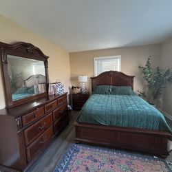 Queen Bedroom Set 