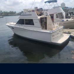   Carver live aboard boat 1983