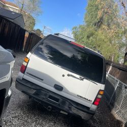 Chevy Suburban Part Out 