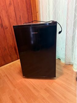 Upright Freezer, Compact, 3 Cubic Feet