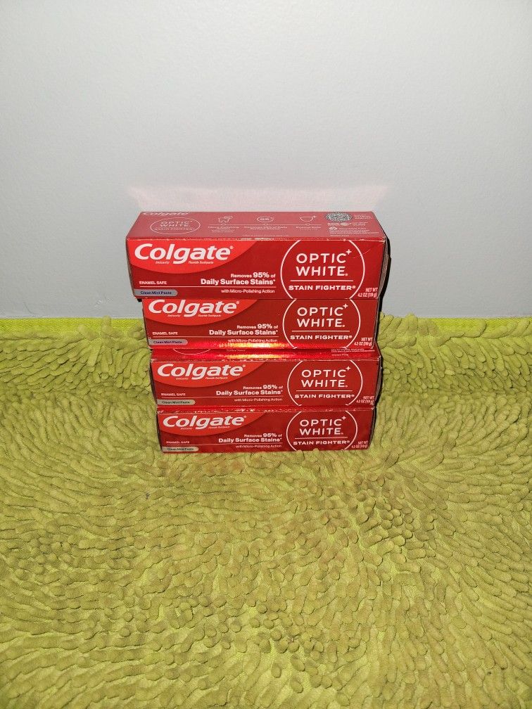 4 Colgate Toothpaste Optic White Stain Fighter 4.2oz Clean Mint Paste