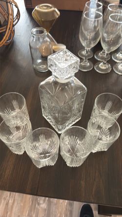 Crystal Cut Glass Decanter with 6 Whiskey Glasses