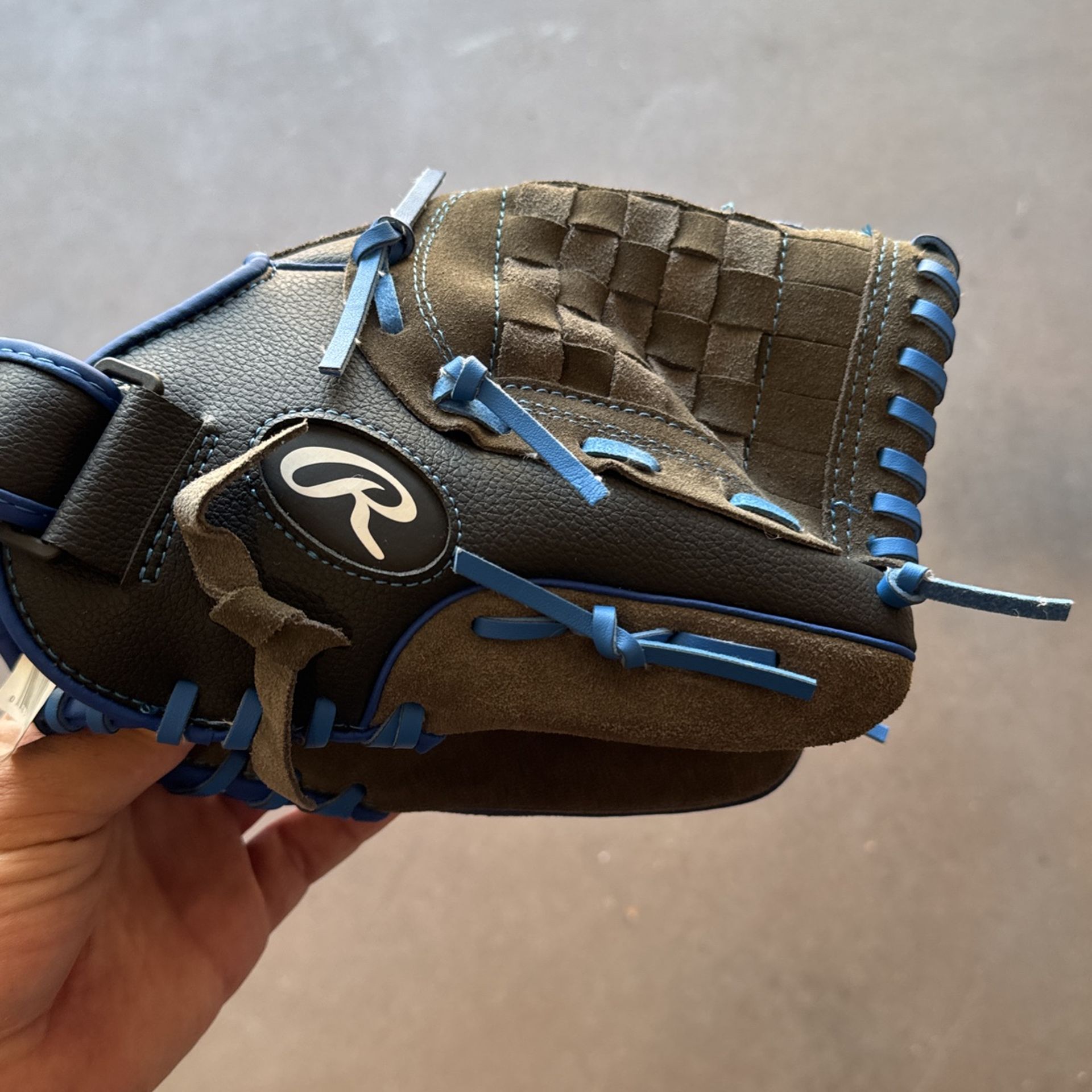 Rawling 11” Junior Baseball Glove 