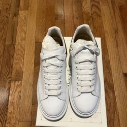 Alexander McQueens White/Gold (Size 12)