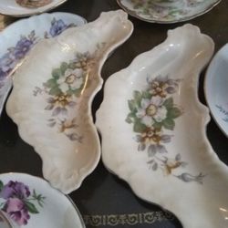 2 Beautiful Vintage Dishes Great For Xmas Present 
