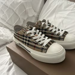 Burberry Shoe