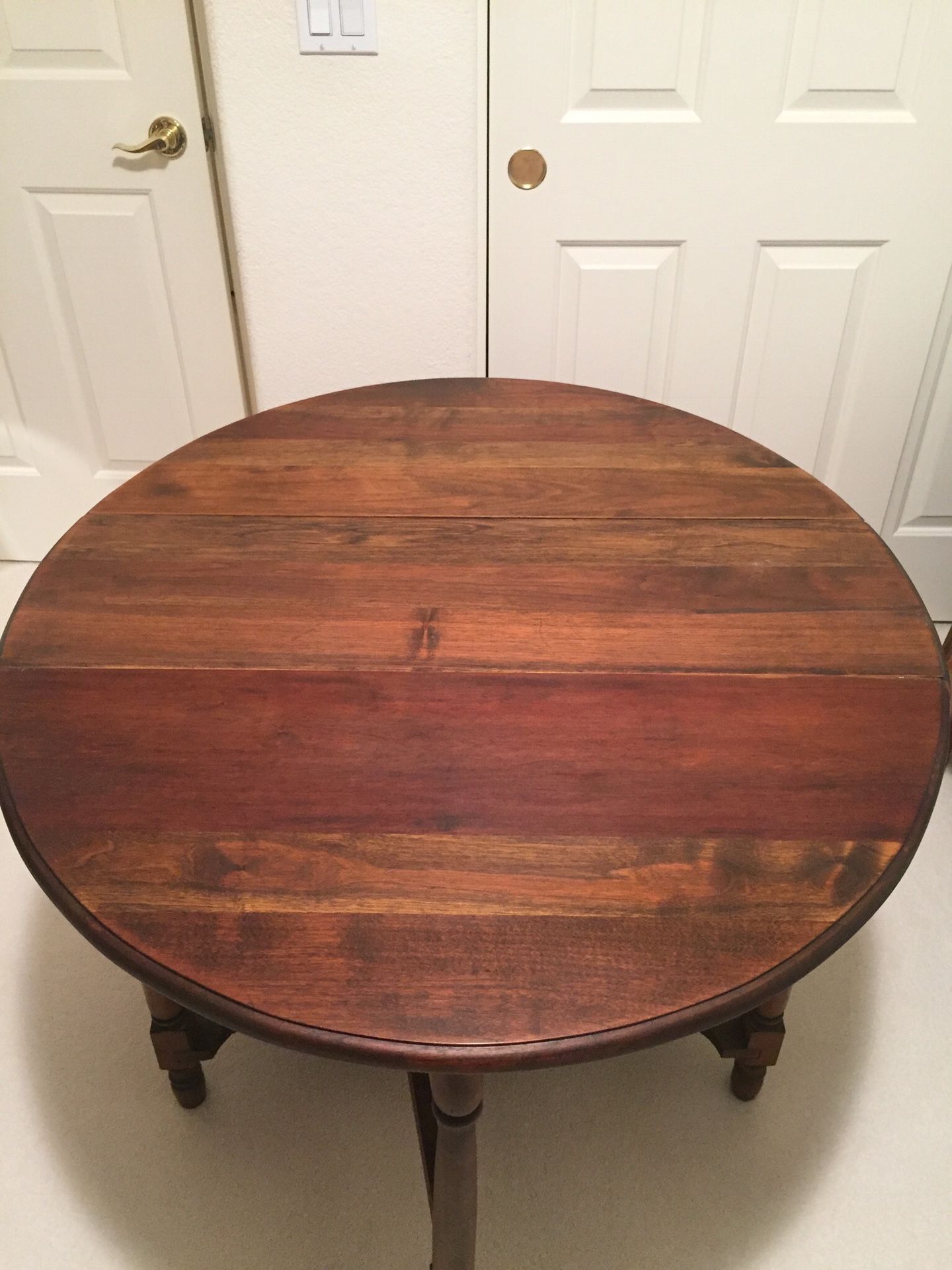 Antique Solid Wood Drop Leaf Table. Beautiful. Perfect Condition