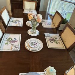 Burn heart Wood dining table set from Star Furniture in a very good condition. Must sell soon.