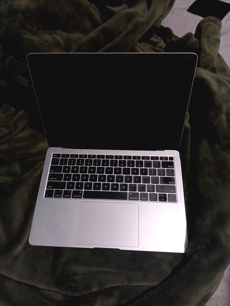 MacBook Air 2018 Activation Lock On Don't Have To Code Got It For $100 Or Best Offer Get It While You Can Don't Don't Text Me Saying $25