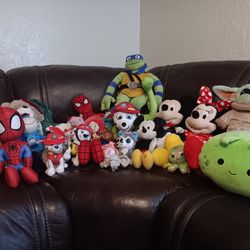 24 Plushy Stuffed Animals