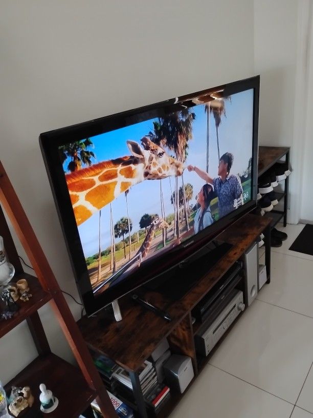 Samsung 52 Inch 1080 HD TV In Working Condition 