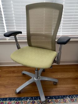 Knoll Life task chair green upholstered mesh back