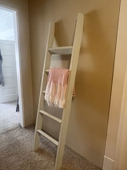 Wood Blanket Ladder