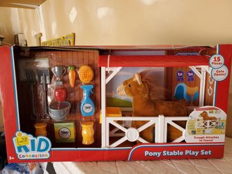 New pony stable play set