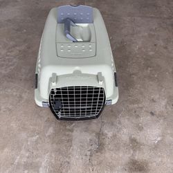 Petmate Pet Taxi pet carrier - Fits Small Dogs or Cats