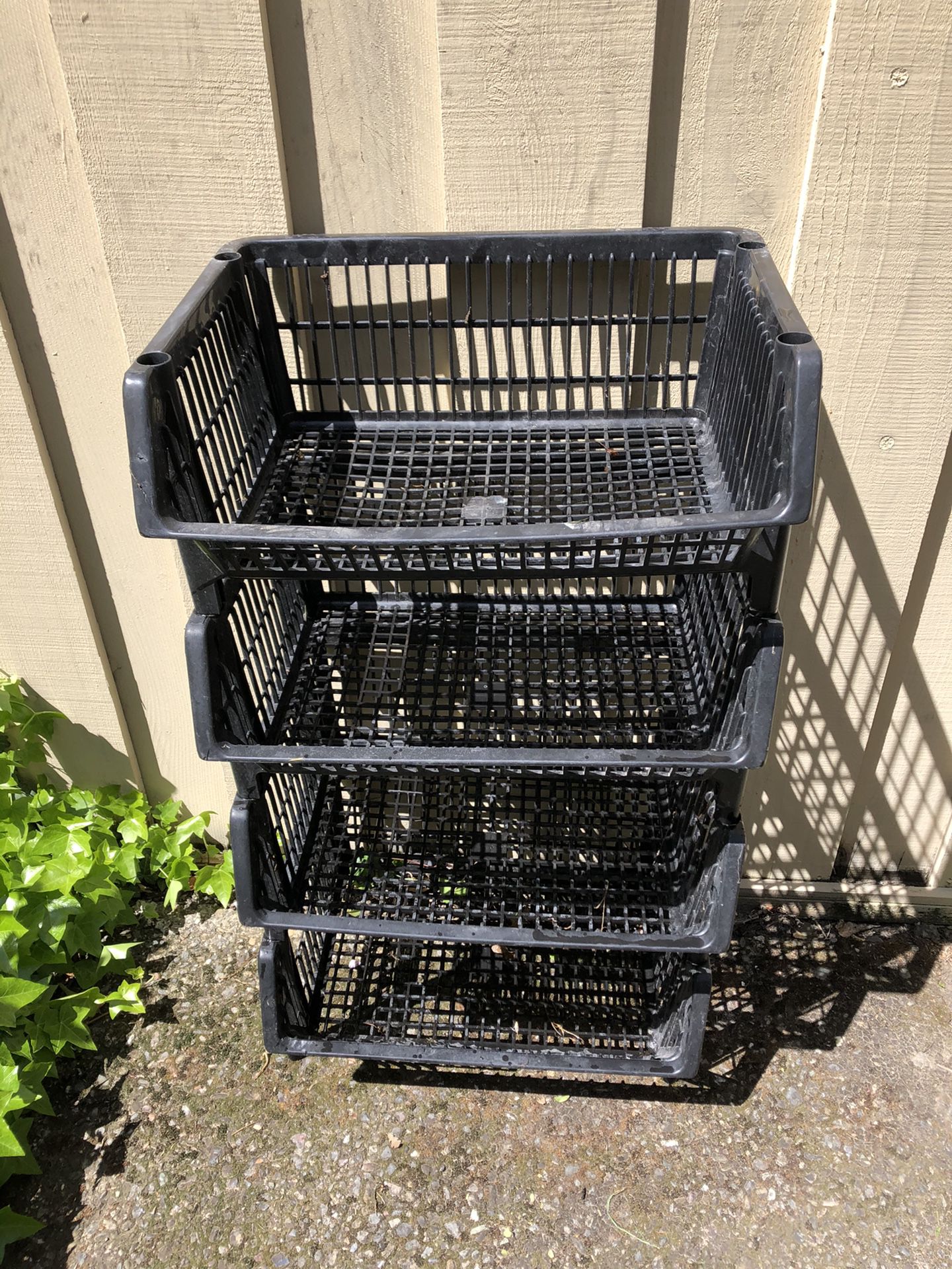 Plastic Shelf (4 Baskets)