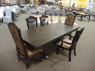 Davis Home James Island Dining Table