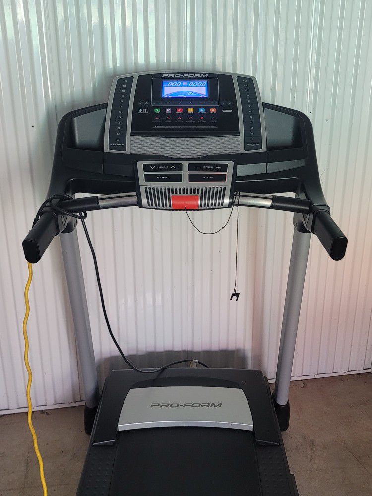 Like New Pro-form  11.0 T T treadmill 