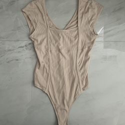 Shein cream bodysuit, ideal for casual or going out occasions