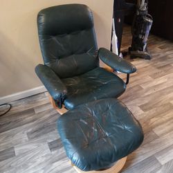 Comfy Green Chair With Ottoman
