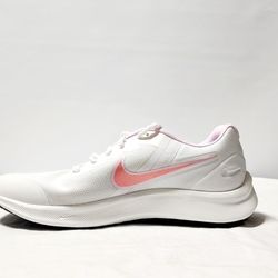 Nike Star Runner 3 Se size 7Y 