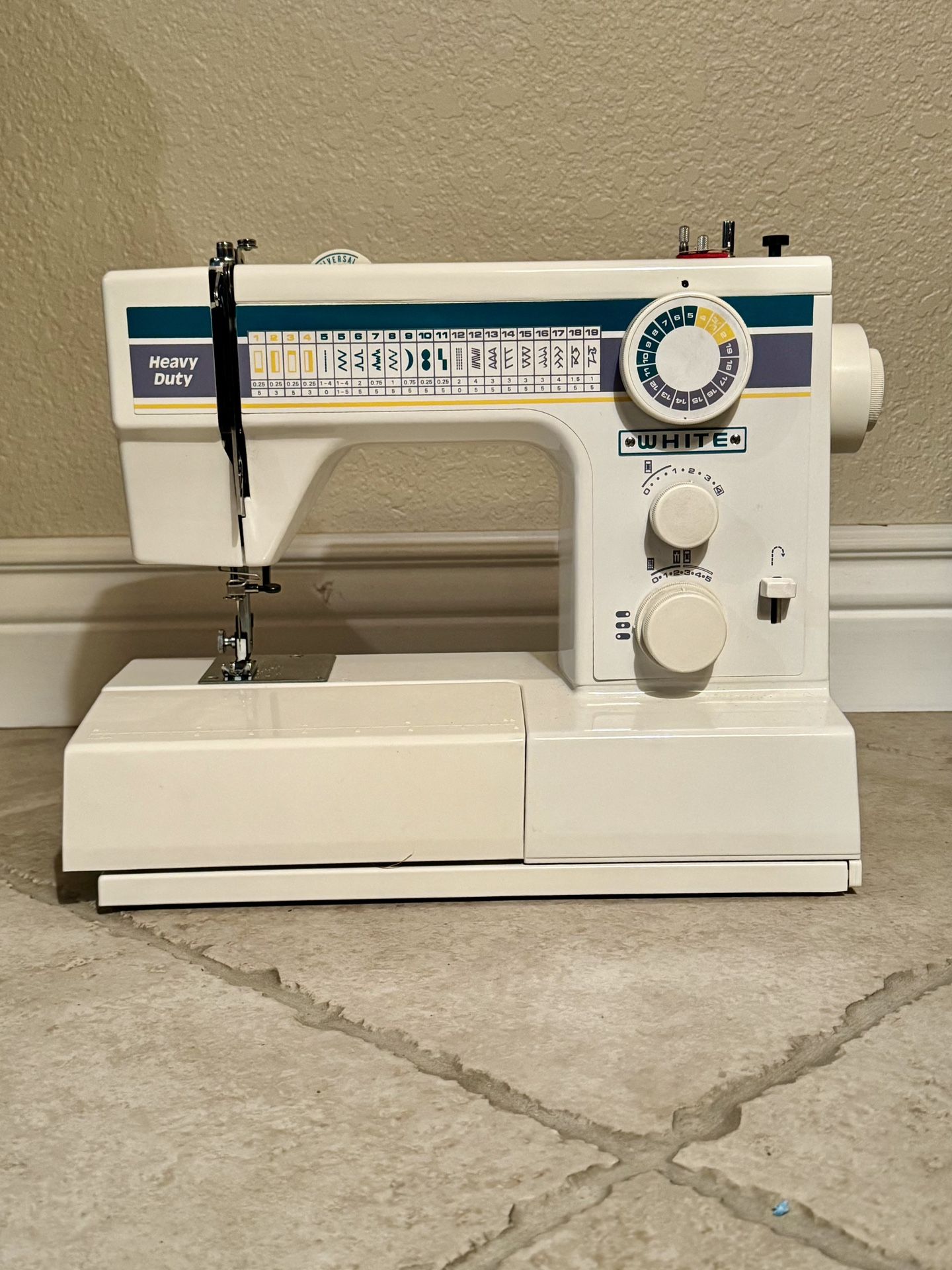 WHITE Sewing Machine 