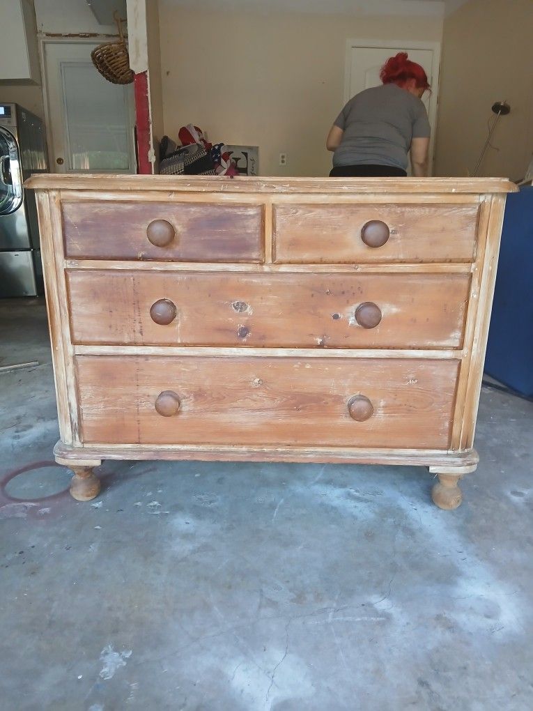1800 Solid Wood Dresser
