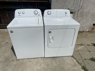 Delivery Available / Electric Washer And Dryer Set