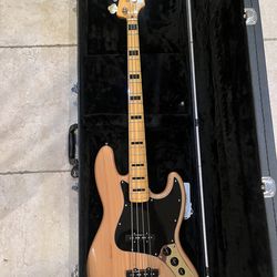 Squier Classic Vibe Jazz Bass w/ Bass Hardshell Case