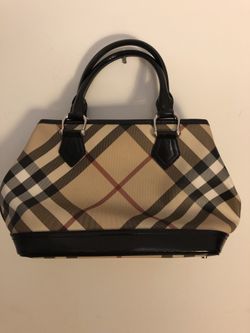 Burberry- Authentic (have dustbag)