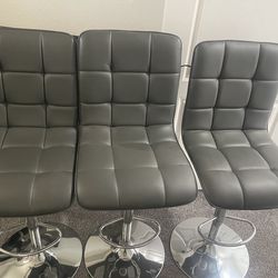 3 barstools