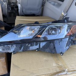 Headlight toyota  camry 18-24