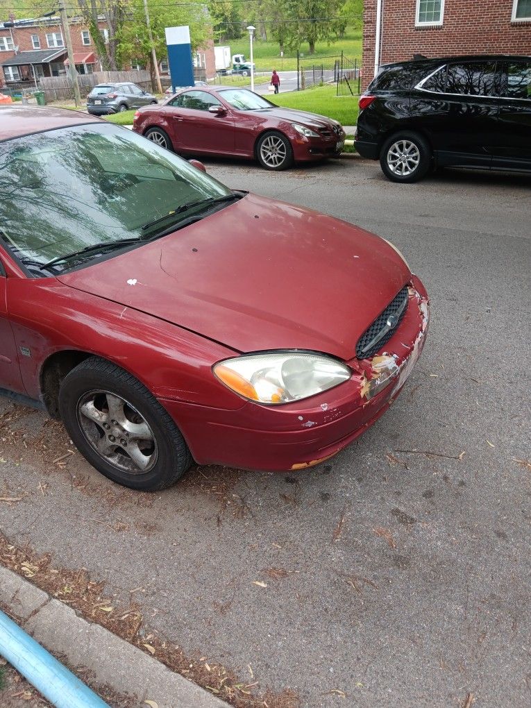 2000 Ford Taurus