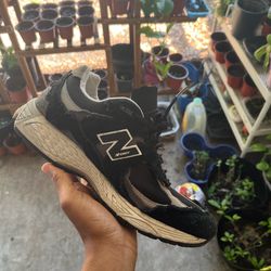 Nee balance 200r black/white shoes