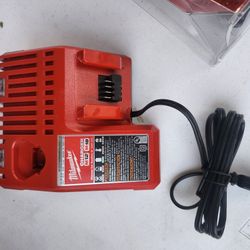 Milwaukee M18 And M12 Charger 