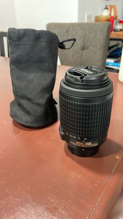 Nikon AF-S DX 55-200mm f/4-5.6G Telephoto Zoom Lens - Great Condition