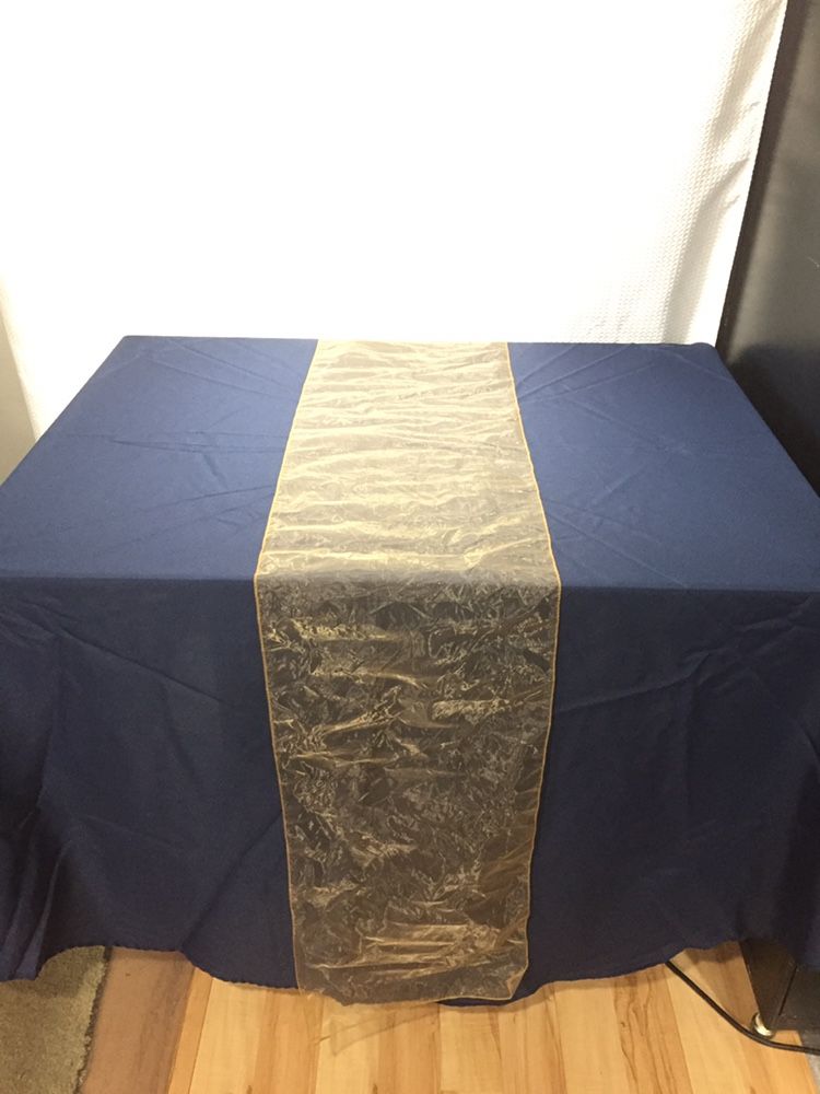 Table runners, linen and decor pakage!