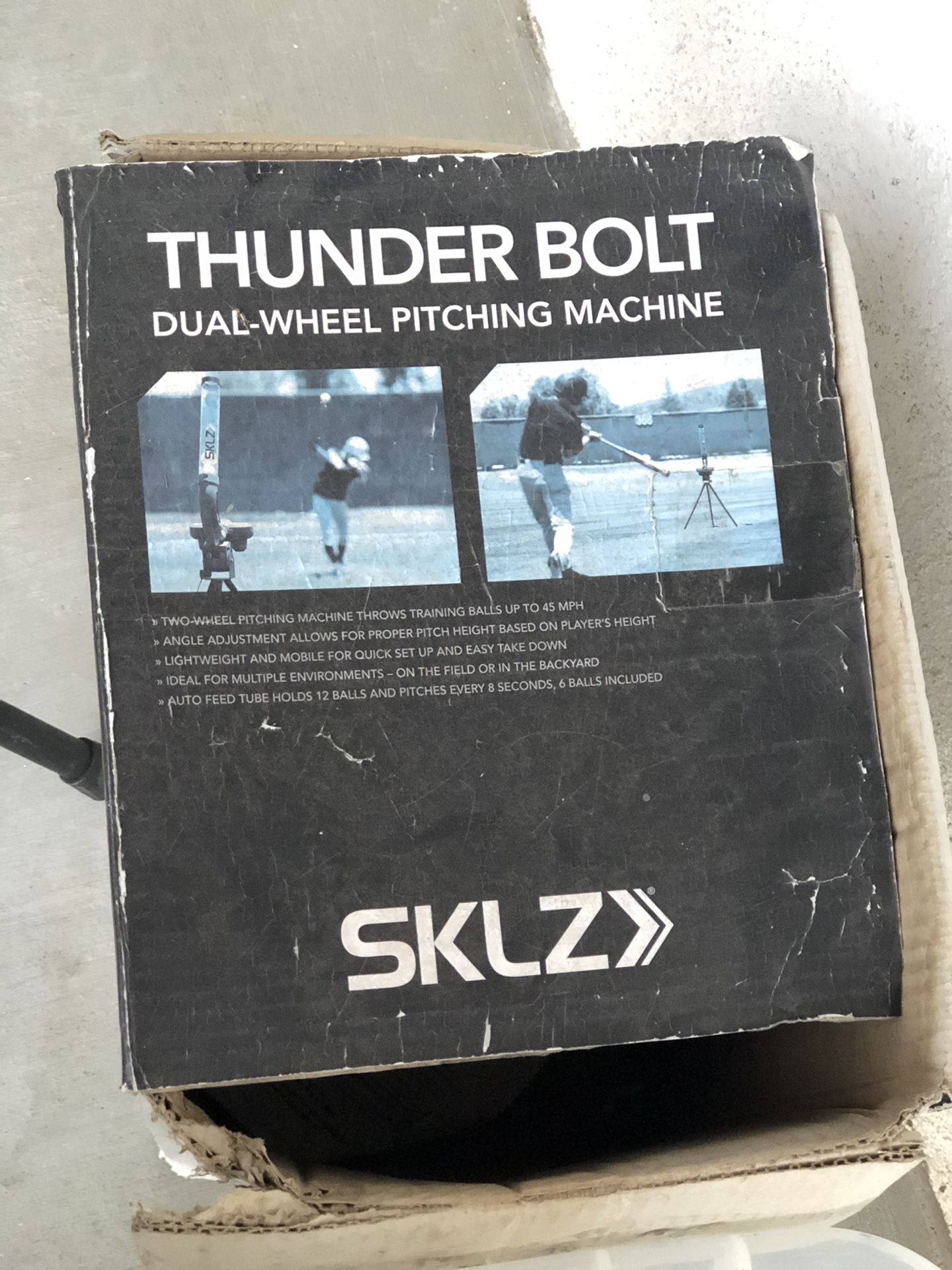 Dual-wheel pitching machine